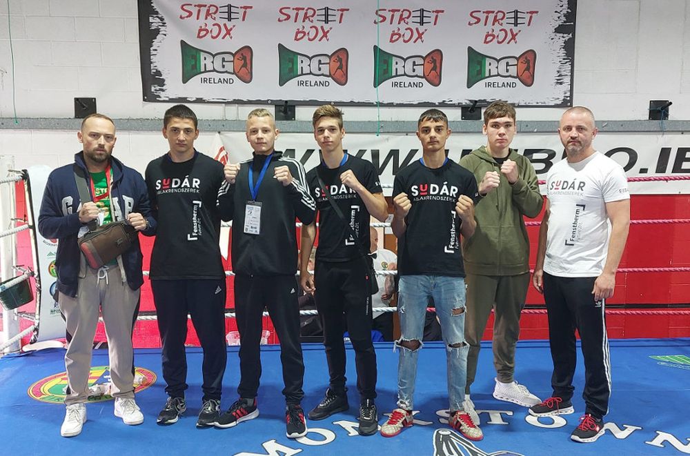 Sikeresen szerepeltek az Arnold Boxing versenyzői Írországban